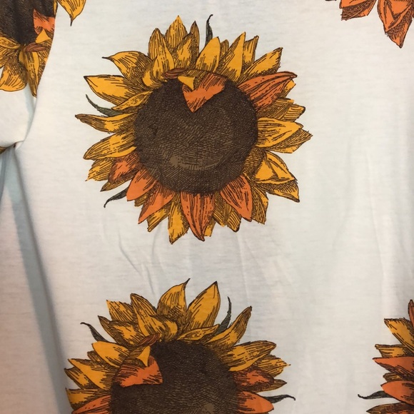 Sun flower top - Picture 2 of 3